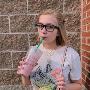 Meet your Posher, Caitie